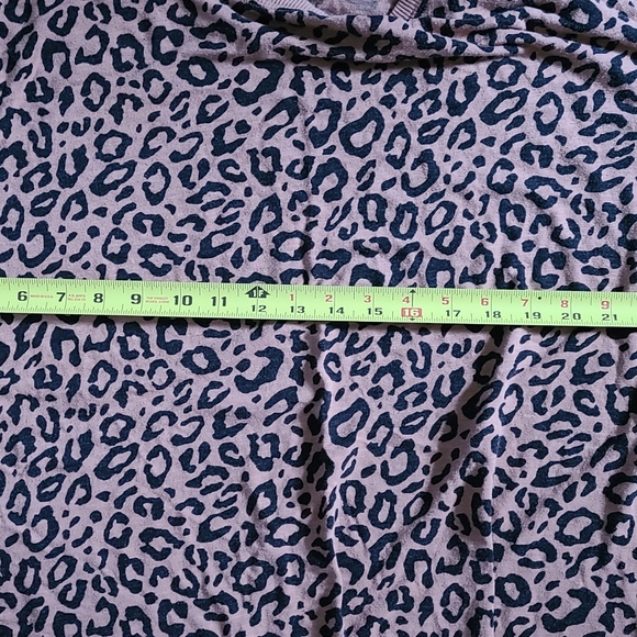 Torrid tee sz 4x - Picture 4 of 5